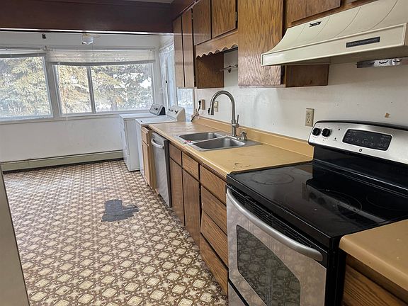 4th image of 205 Madcap Ln