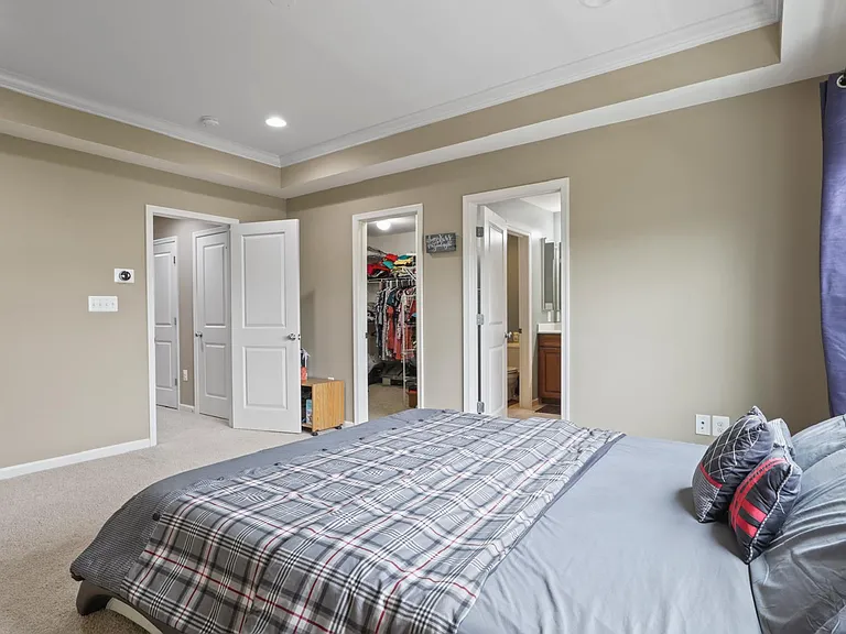 25097 Croxley Green Sq — Photo 10