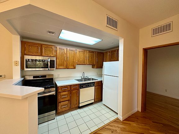 4th image of 820 S Mansfield Ave APT 405