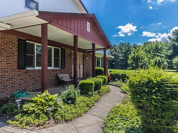 4th image of 11811 Thornbrook Dr