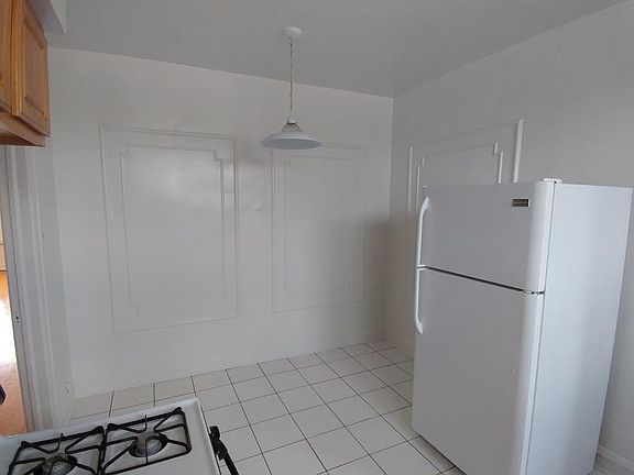 4th image of 8225 S Calumet Ave #82252B