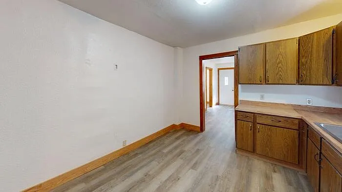 4 bed, 2.0 bath, $1,800 — Photo 2