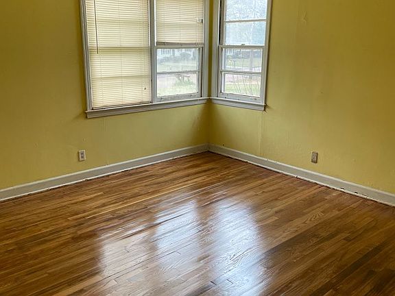 3rd image of 204 Norwood St