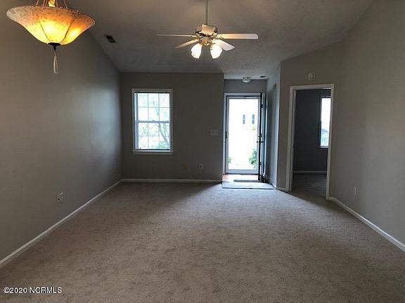 3rd image of 3570 Red Oak Drive