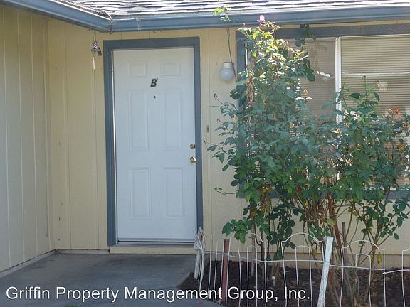 5th image of 170 S Magnolia St APT B