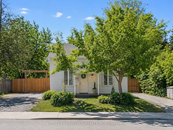 634 Gorham St, Newmarket, ON L3Y 1L4