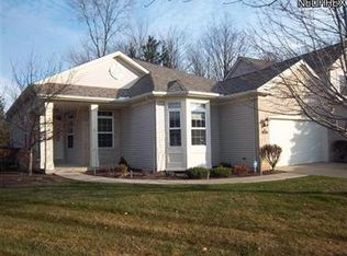 21238 Woodview Cir, Strongsville, OH 44136