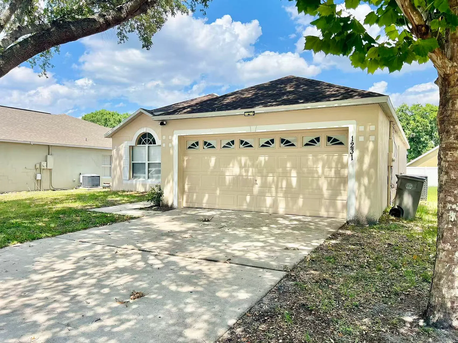 3 bed, 1637 sqft, $2,200 — Photo 2