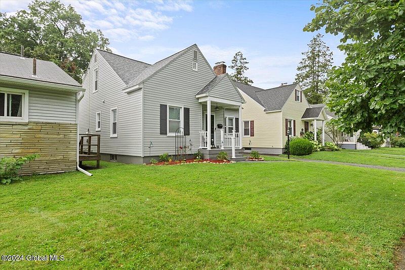 3rd image of 1377 Baker Avenue