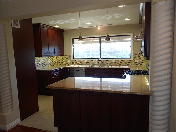 5th image of 714 N Howard St APT G