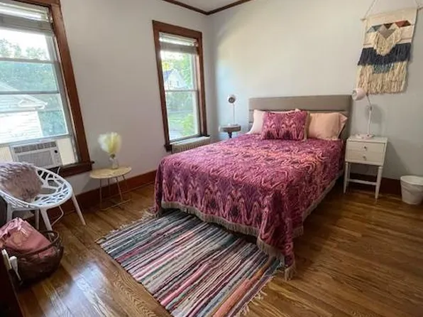 311 Jackson St APT 4, Dundee, IL 60118