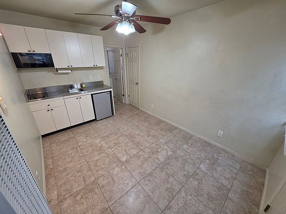 2nd image of 112 4th St APT D