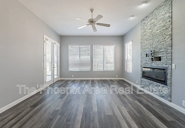 231 S Beverly St — Photo 15
