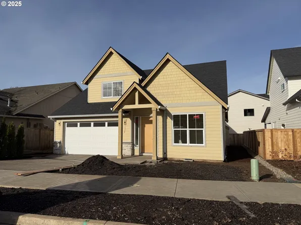 832 NE 17th Ave, Canby, OR 97013