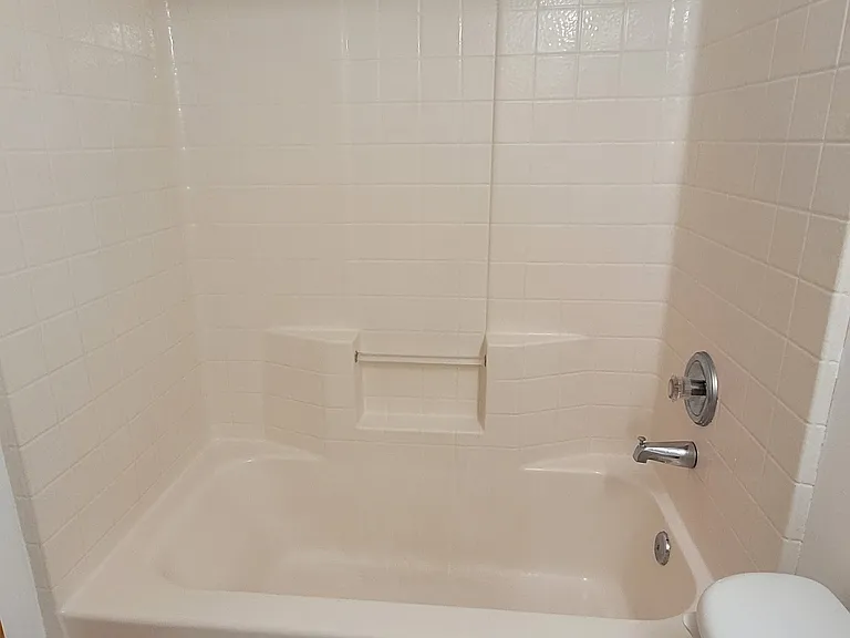 En suite master bathroom