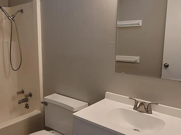 157 Highlander Dr #B — Photo 3