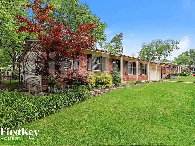 7235 Forestate Dr — Photo 2