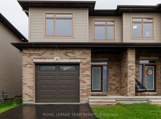 32 Berryman St, Carleton Place, ON K7C 0H6