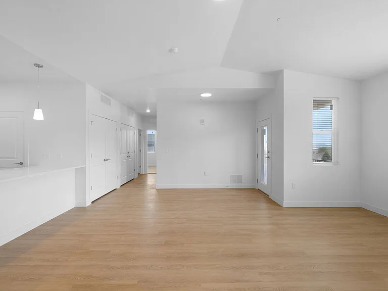 The Henley Apartments — Photo 14