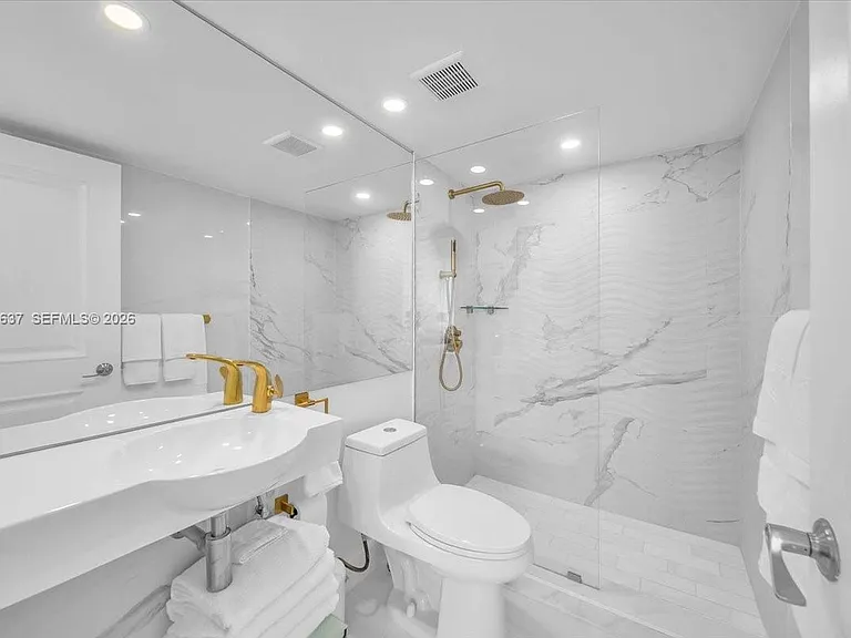 6767 Collins Ave #1110 — Photo 19