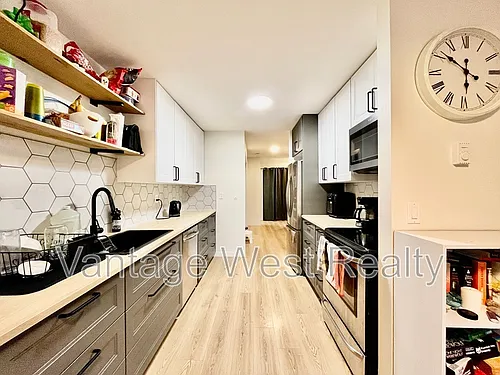 983 Bernard Ave #104 Photo 1