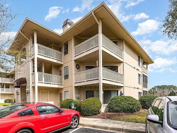 3rd image of 4202 Pinehurst Circle #D-1