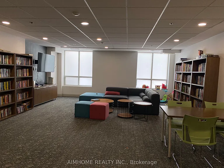 1000 King St W #317 — Photo 26