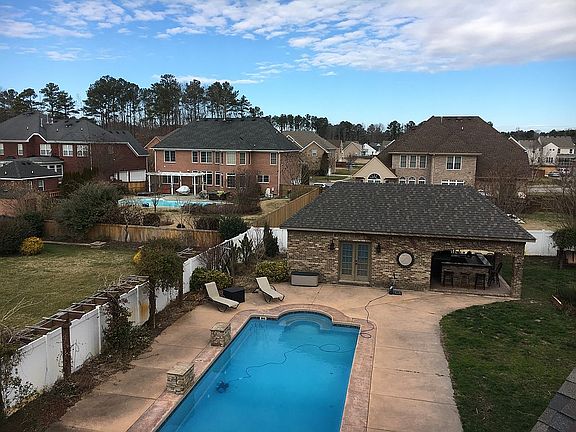 4th image of 816 Greenfield Ln