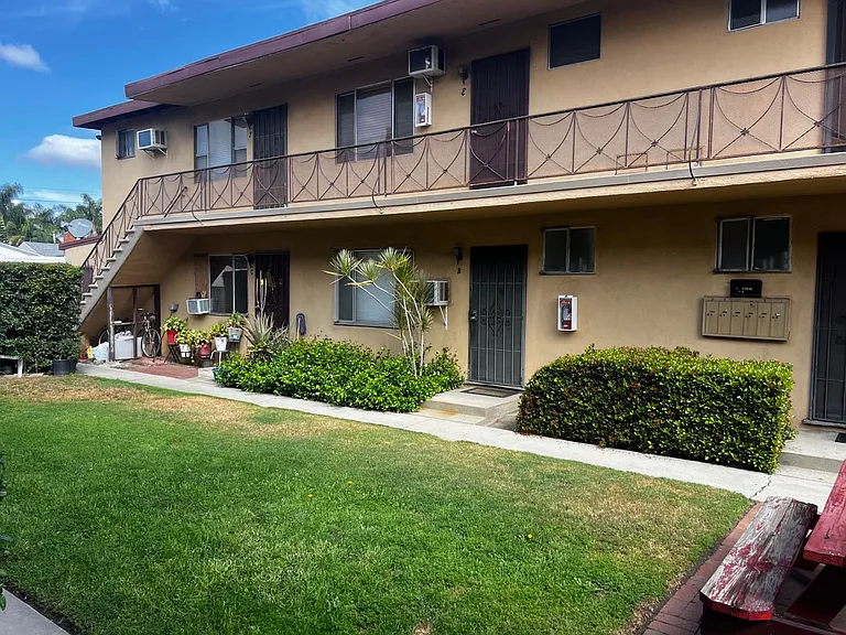 7603 North Hollywood Way — Photo 14