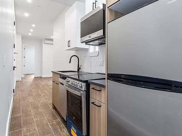 1st image of 57-27 Catalpa Ave Floor 2
