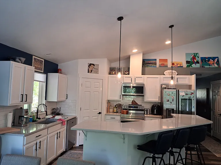 471 E Parkway Blvd — Photo 10