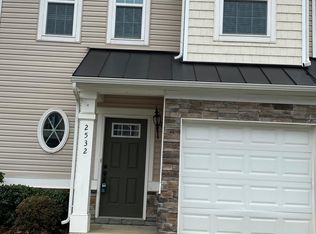 2532 Silverthorn Dr, Charlotte, NC 28273