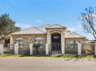 42 Elizabeth St, Rio Grande City, TX 78582