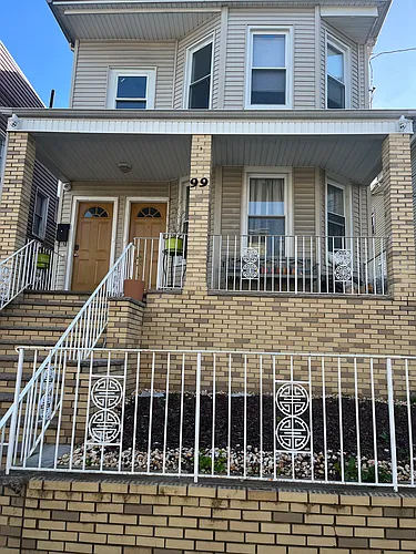99 Brown Pl Photo 1