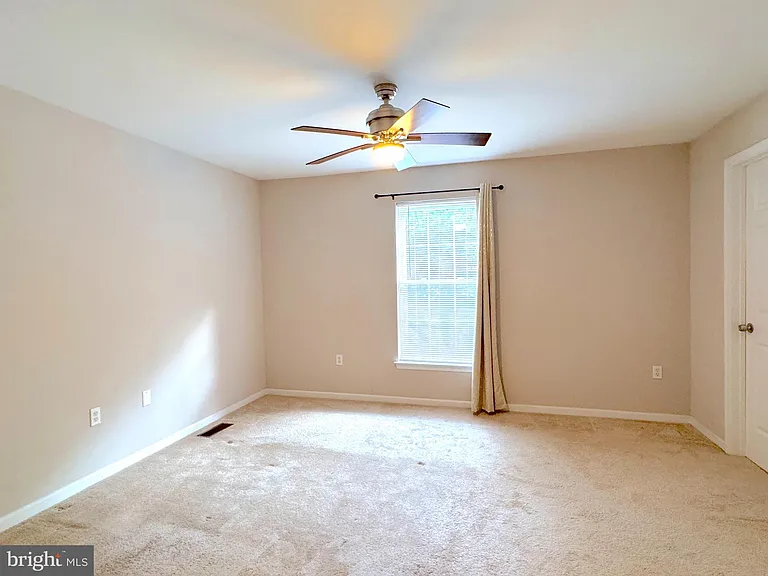 354 N Barrington Ct — Photo 15