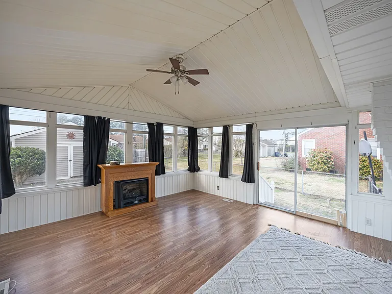 4130 Terrace Dr — Photo 14