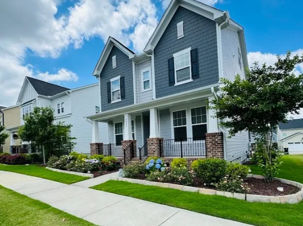 2941 Farmhouse Dr, Apex, NC 27502