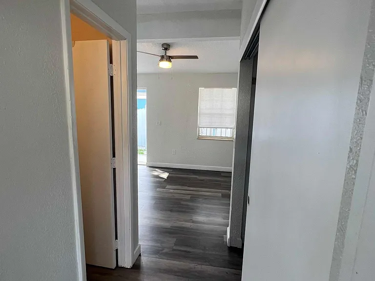 2645 SW 33rd Ave #2 — Photo 2