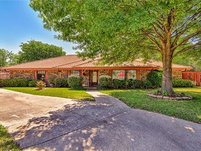 2200 Oak Forest Ct, Arlington, TX, 76012