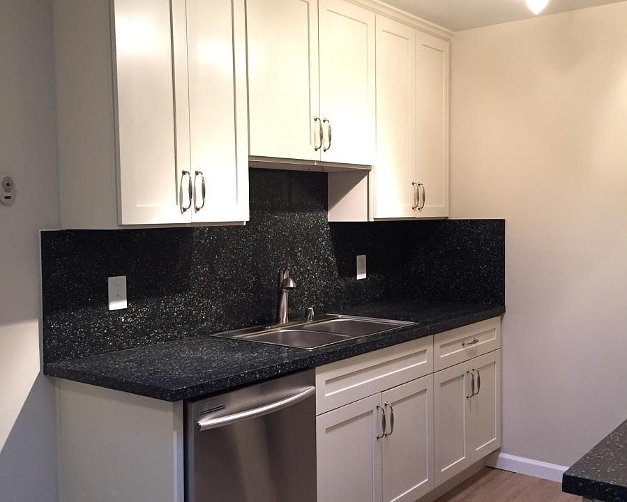 1st image of 40 Glen Eyrie Ave APT 21
