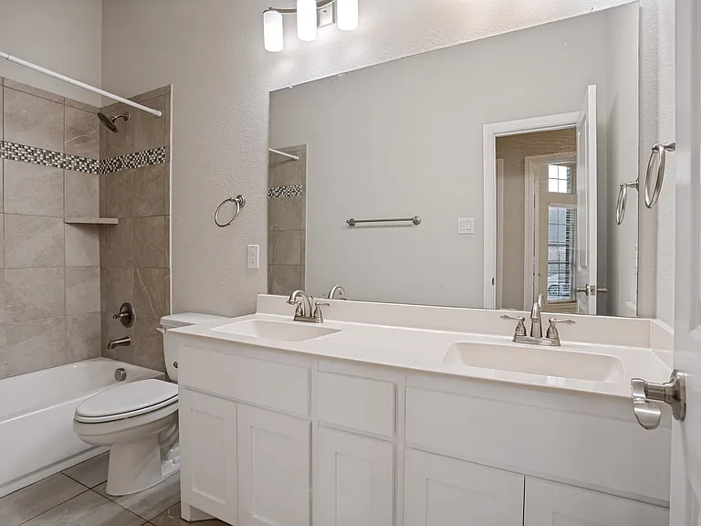 3406 Herron Dr — Photo 18