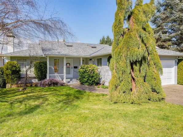 3250 Sedgwick Rd, Colwood, BC V9C 3H7