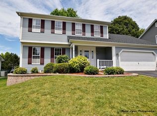 1908 Cambridge Dr, St Charles, IL 60174