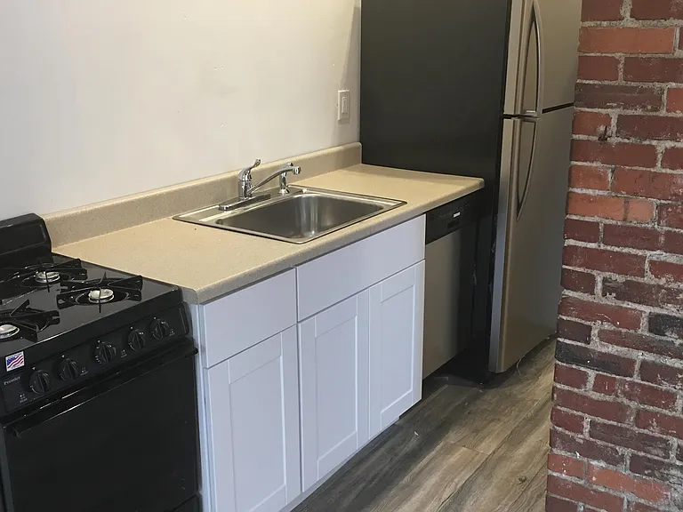 314 Stratford Avenue - 3 — Photo 7