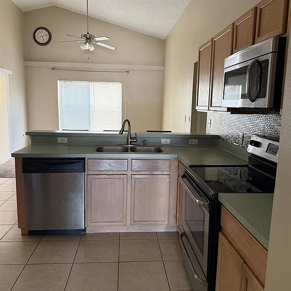 519 Thousand Oaks Blvd — Photo 15