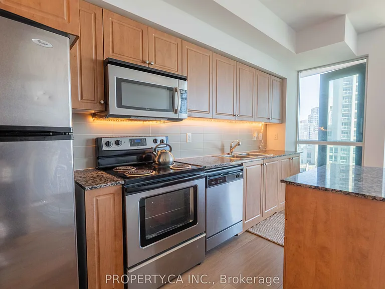 215 Fort York Blvd #2203 — Photo 8