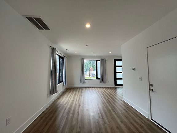 3rd image of 1122 Nova St