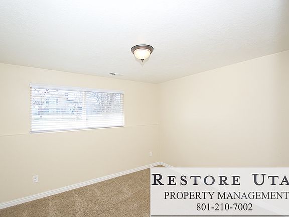 3rd image of 4539 Edgeware Ln