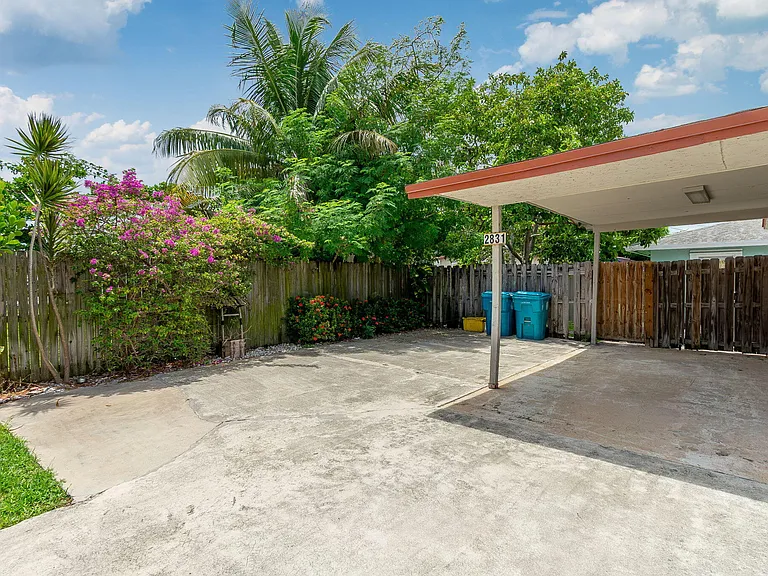 2831 N Seacrest Blvd #A — Photo 7