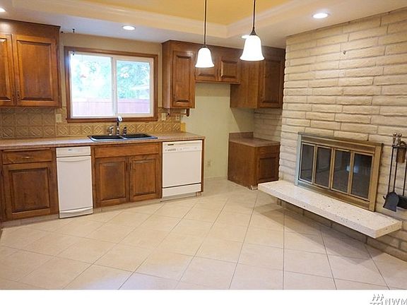 3rd image of 5226 88th St NE